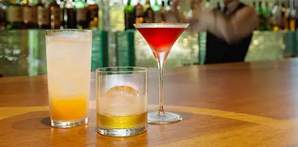 バーの無料ドリンクメニュー