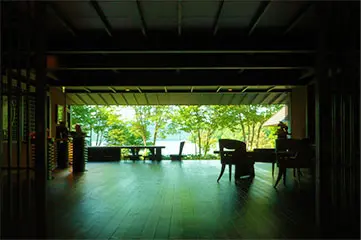 ロビーラウンジ